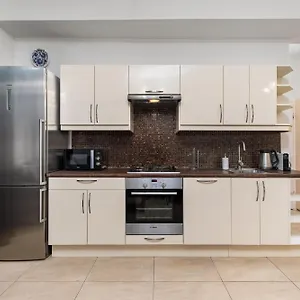https://apartament-wawa-centrum-by-your-freedom.warsawhotelspoland.com